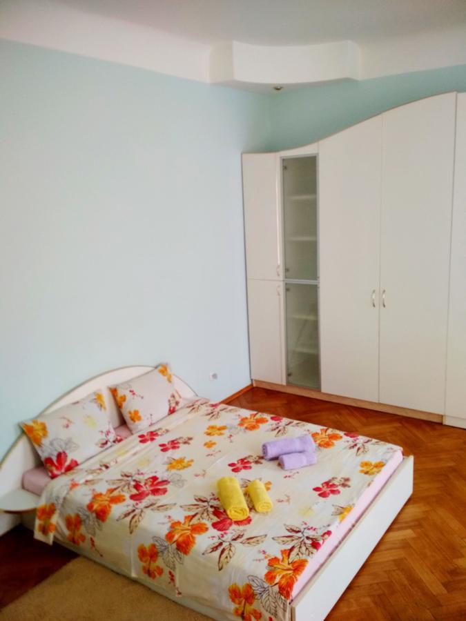 Apartments On Valova 25 Львів Екстер'єр фото
